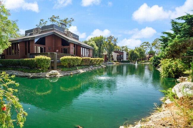 Foto del edificio - 9103 Summertime Ln