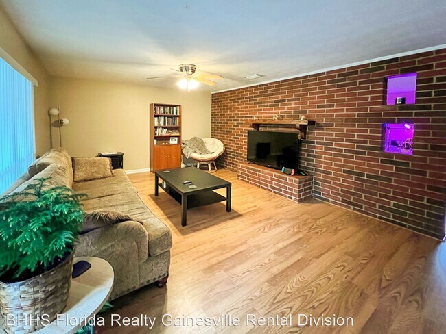 Building Photo - 3 br, 2 bath House - 602 NW 34th Street