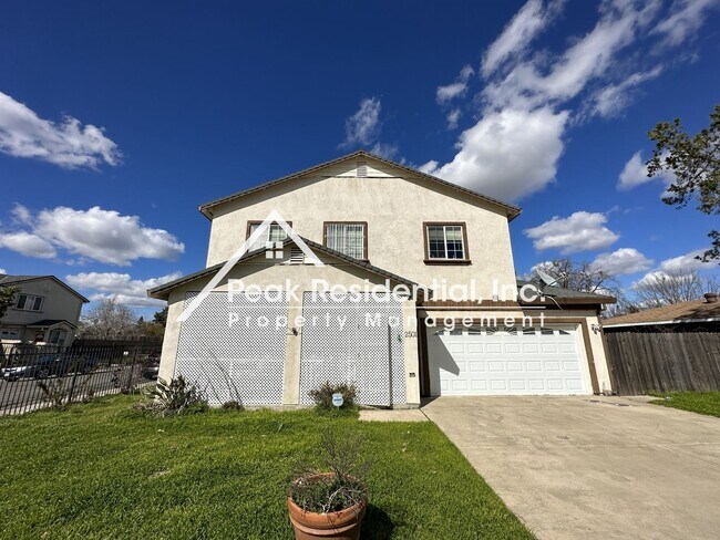 Building Photo - 3 br, 2.5 bath House - 2501 Yreka Ave