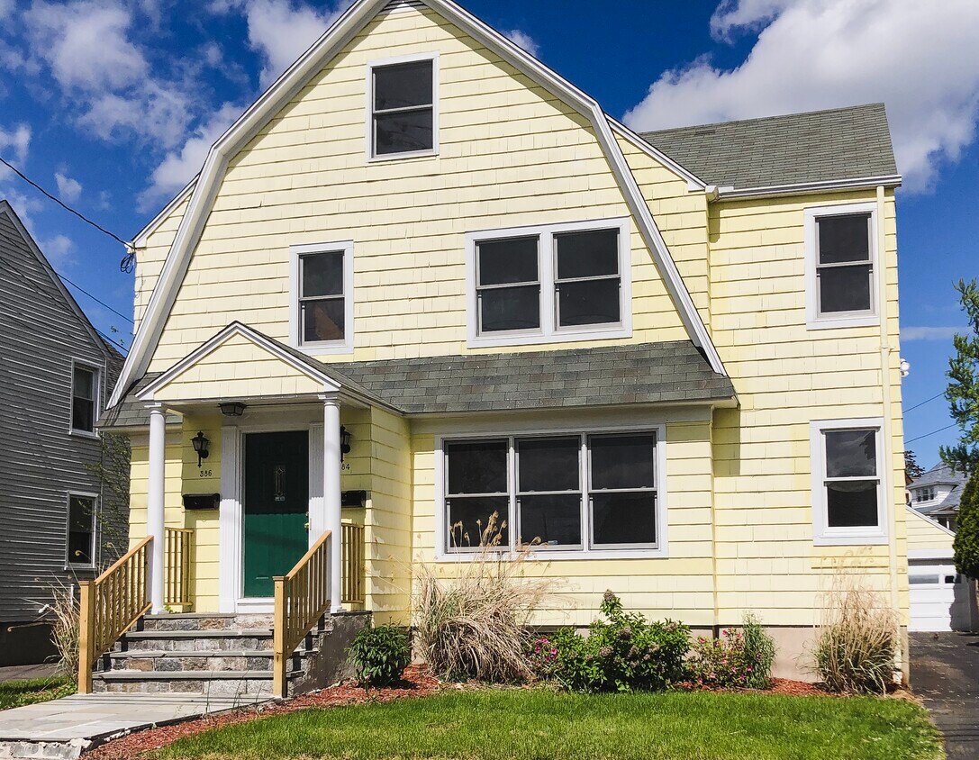 Exterior - 584 Courtland Ave