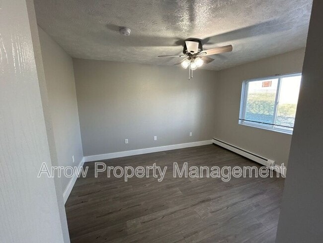 Building Photo - 940 27th St