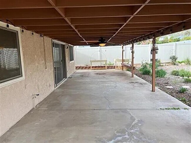 Building Photo - This home has it all!