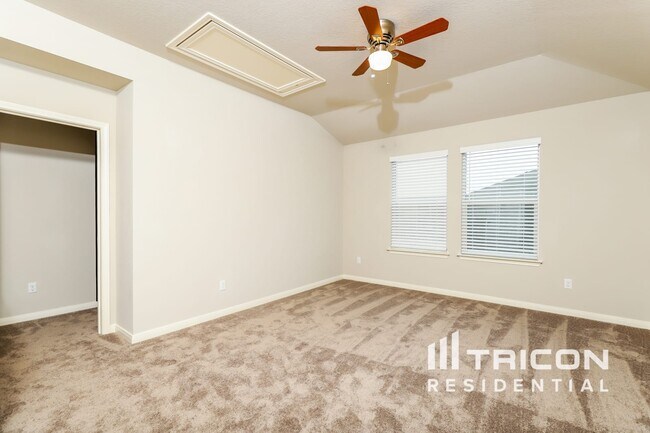 Building Photo - 13520 Paxton Blvd