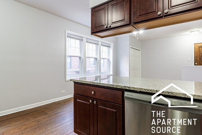 Foto del edificio - 3708 N Sheffield Ave