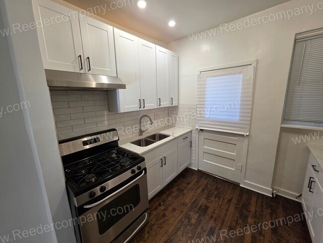 Building Photo - 1214 W 142nd St