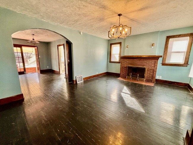 Photo - 847 S 60th St House