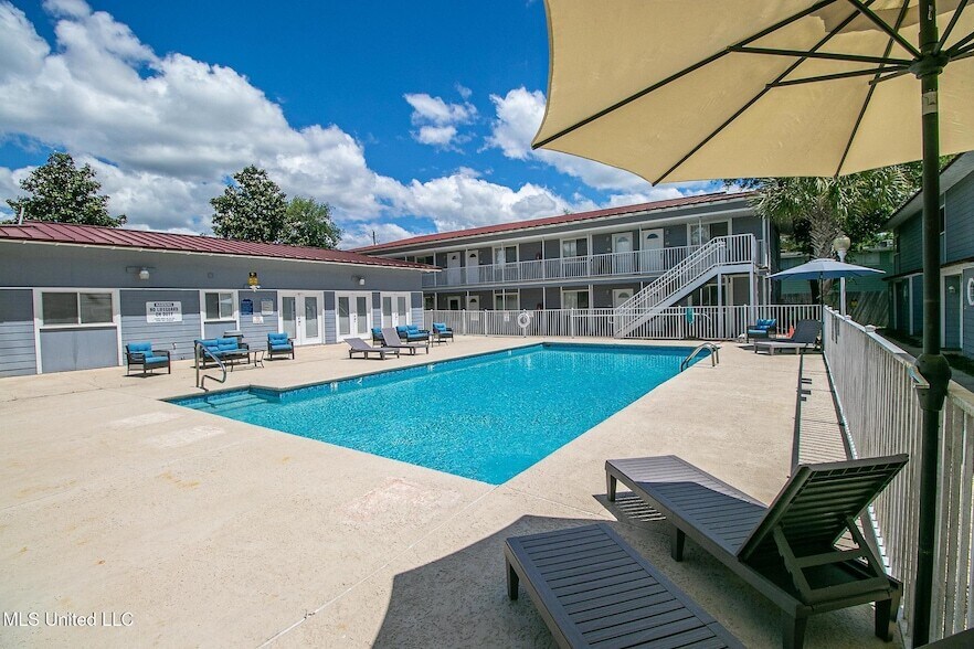 Foto principal - 1664 Beach Blvd