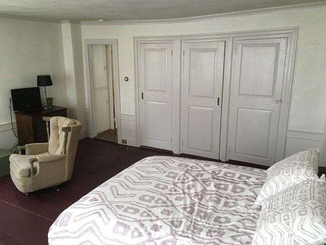 Building Photo - 21 Leyden St