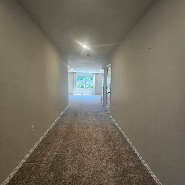 Foto del edificio - Move-In Ready 3 Bed, 2.5 Bath Home in Desirable Port Orchard Neighborhood