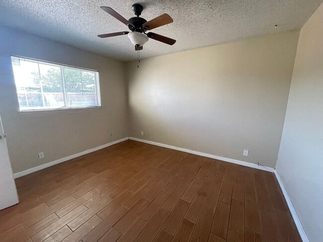 Building Photo - Beautiful North Central Home