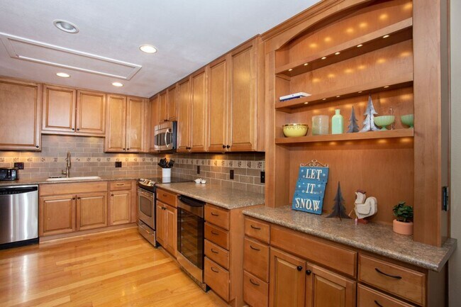 Foto del edificio - 2 bedroom in Frisco. Walk to Main Street! Garage and Yard! Hot tub!