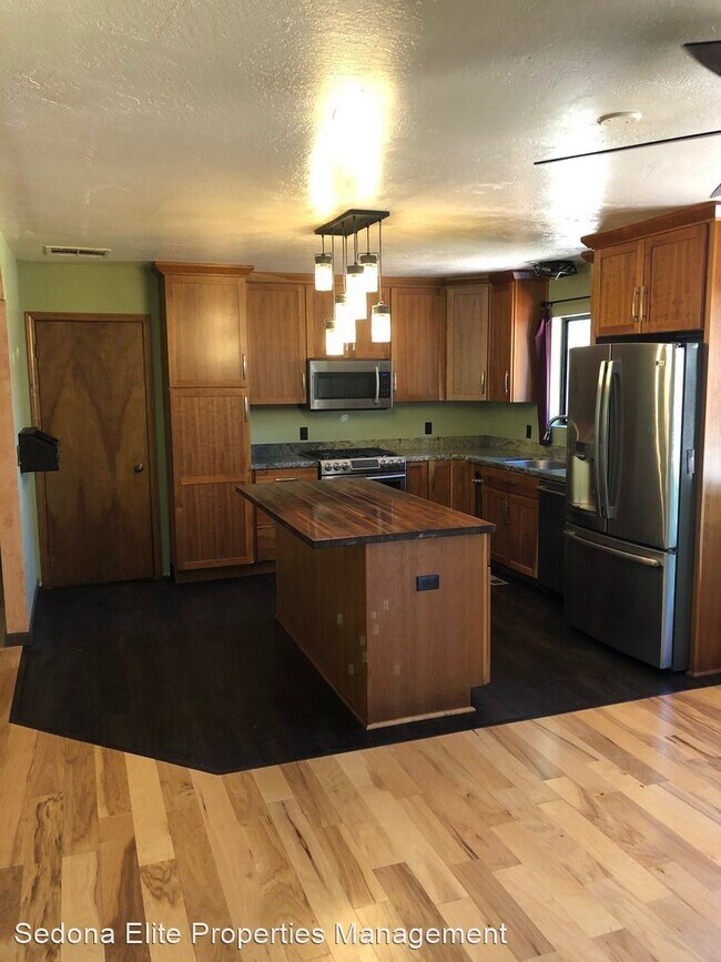 Building Photo - 2 br, 2 bath House - 245 Oak Creek Blvd.