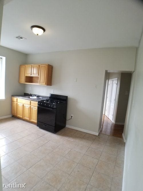 Building Photo - 2 br, 1 bath  - 548 Springfield Ave # 3C