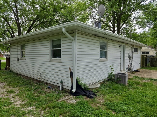 Building Photo - 3514 N Elizabeth St