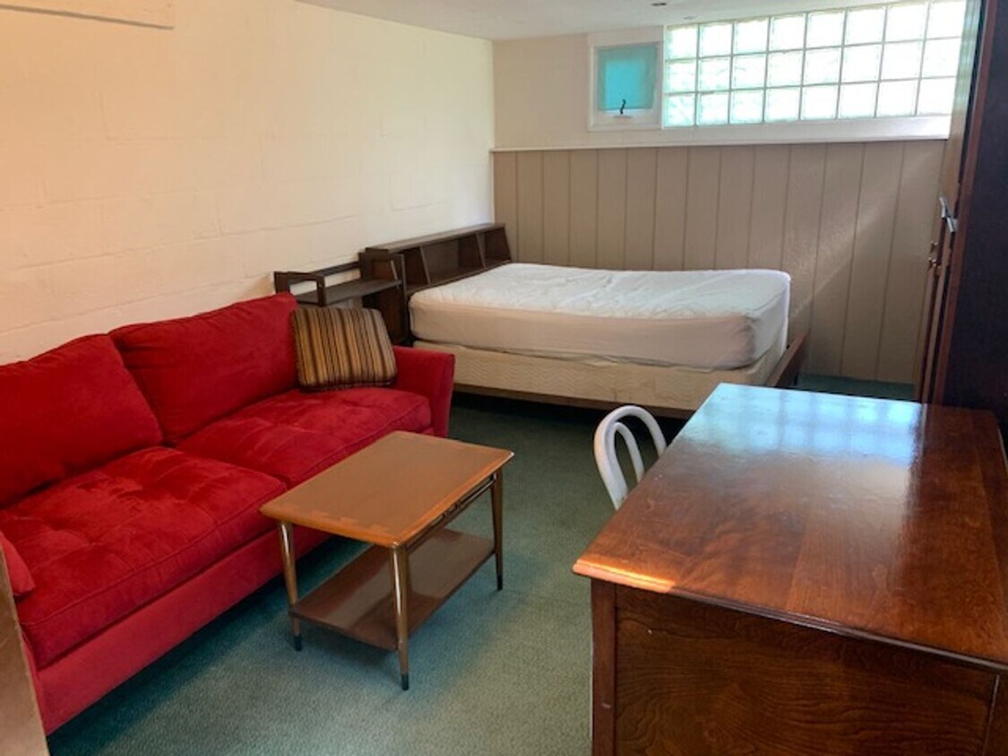 Primary Photo - West Shore Apartments - 398