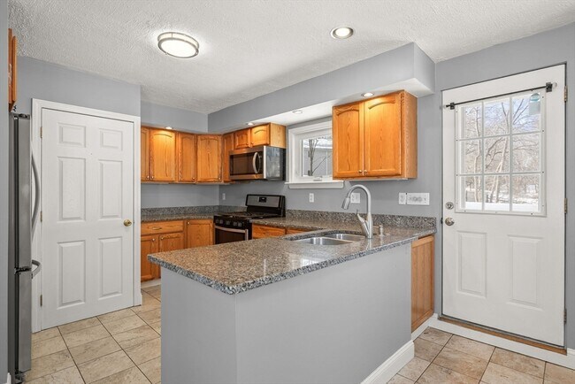 Foto del edificio - 1104 Pleasant St