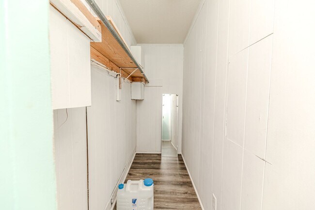 Building Photo - 2911 Wicker St