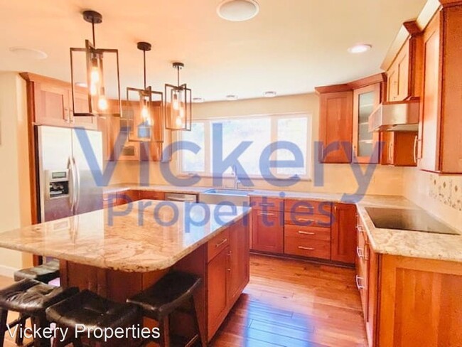 Building Photo - 5 br, 3 bath House - 212 Paseo Del Rio