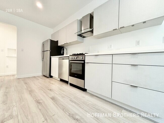 Foto del edificio - 566 N Kenmore Ave