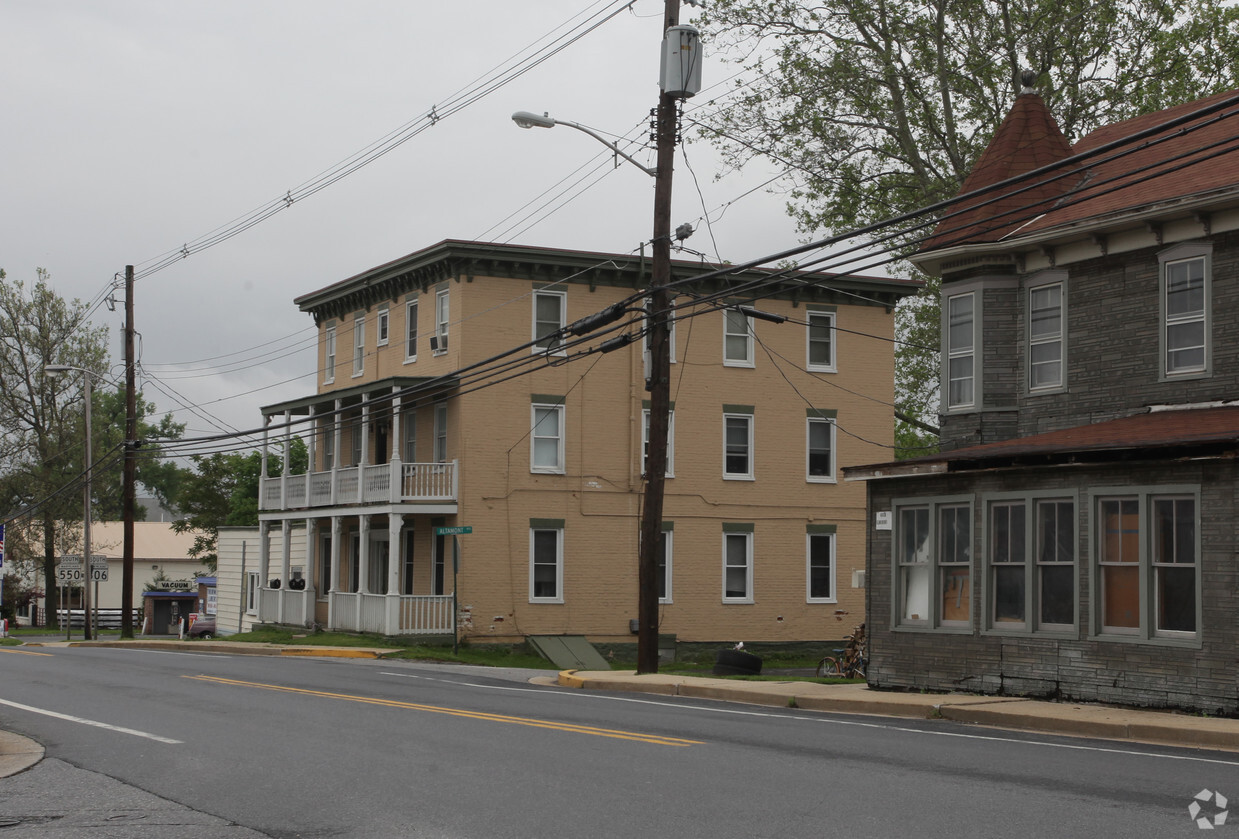 Building Photo - 229 N Church St