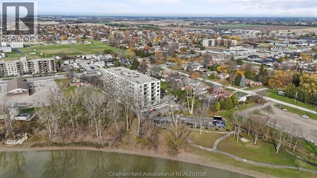 Building Photo - 364 Grand Ave E