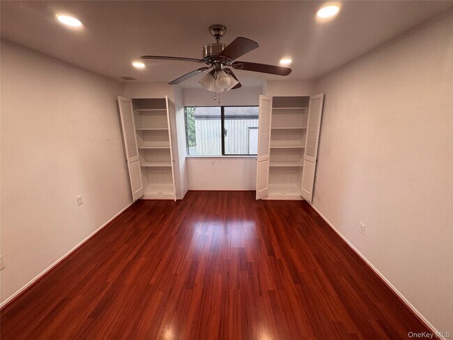 Building Photo - 20 Strathmore Gate Dr