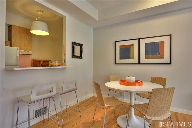 The dual dining area (bar + table seating) also works great when used for dining + home office. - 343 Union St