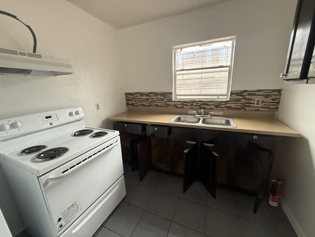 Building Photo - 502 El Monte Loop