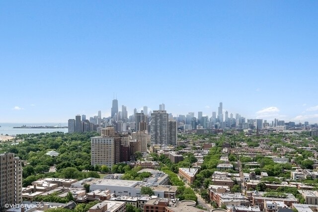 Building Photo - 2400 N Lakeview Ave