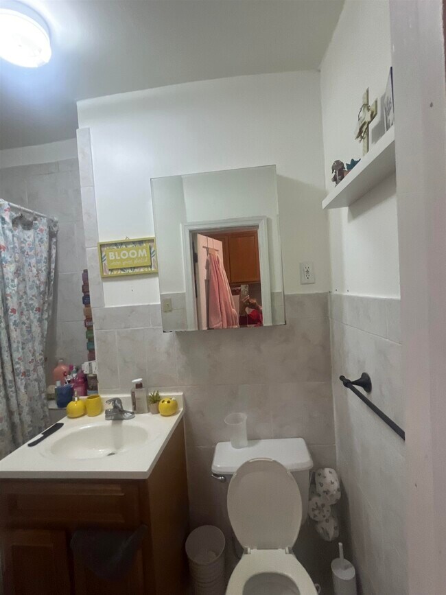 Foto del edificio - 2518 Bergenline Ave