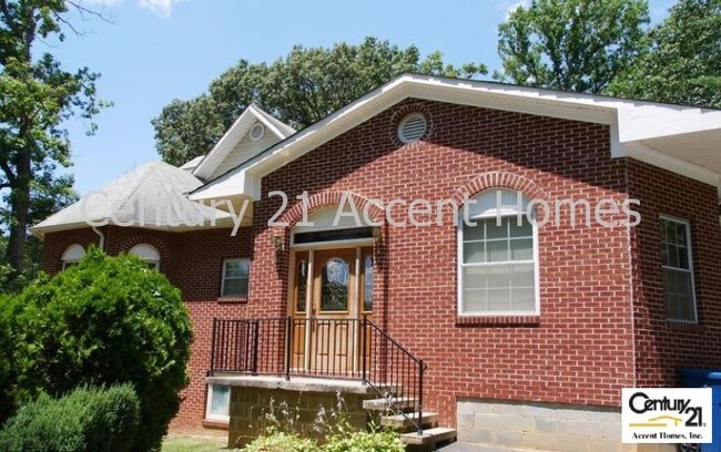 Building Photo - 8428 Hayden Ln