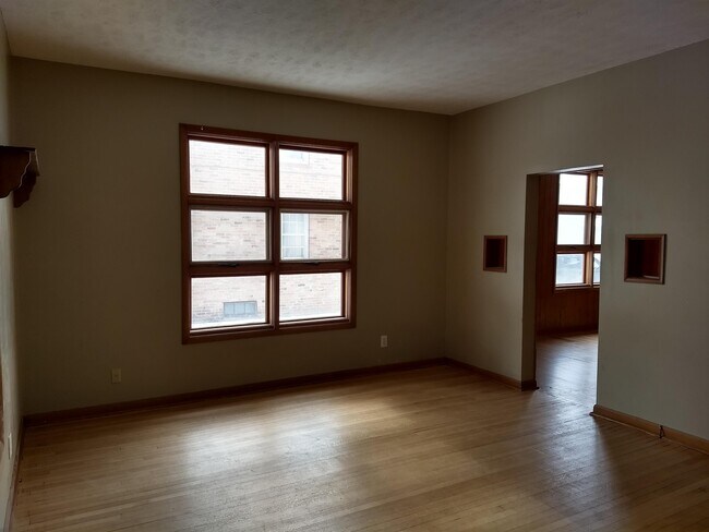 Foto del edificio - 1245 N Main St