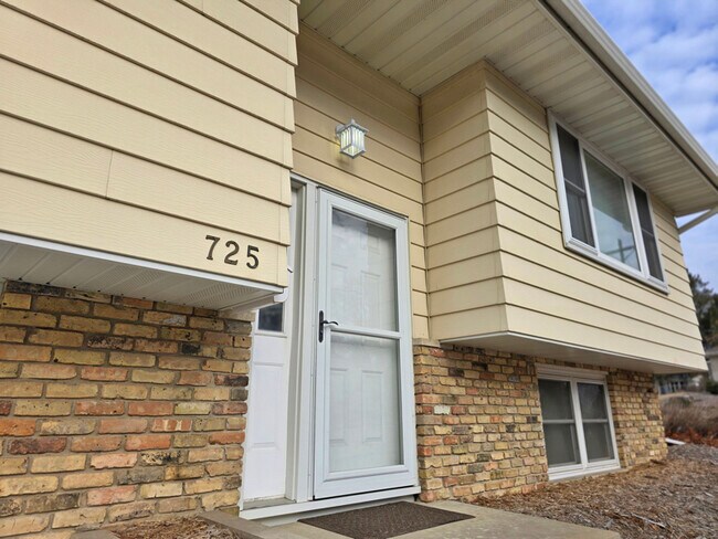 Foto del edificio - 725 Elton Hills Dr NW