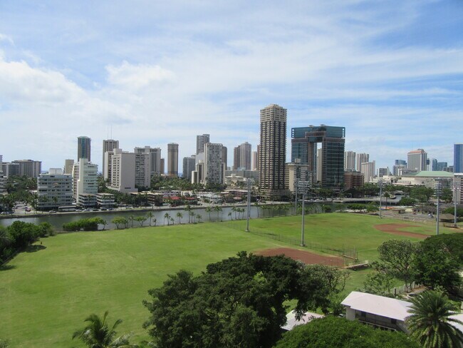 Building Photo - 2333 Kapiolani Blvd