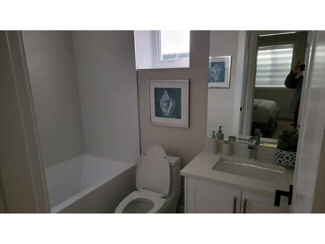 Photo du bâtiment - 16773 20 Ave
