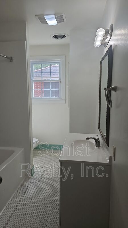 Building Photo - 4427 Ware Ave