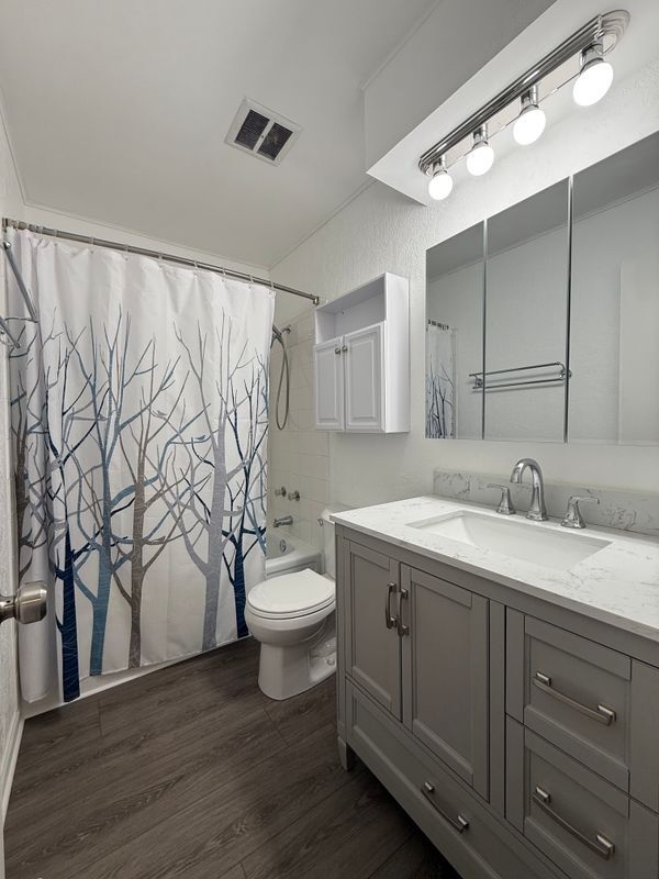 Foto del edificio - 12836 W 67th St
