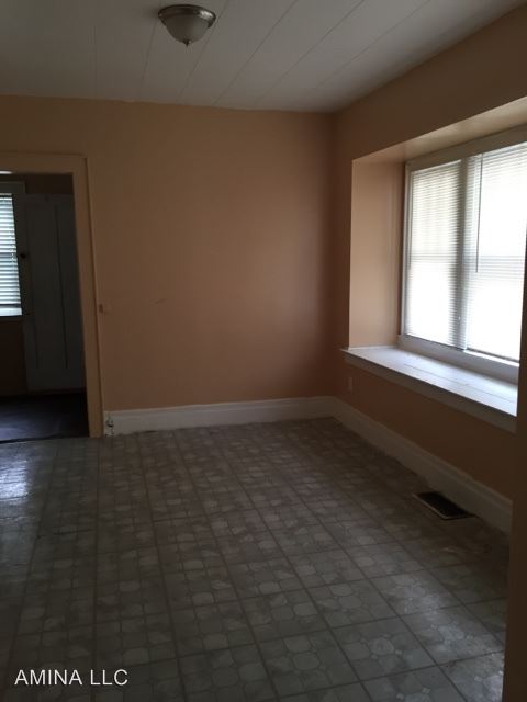 Building Photo - 309 Ravenwood Ave