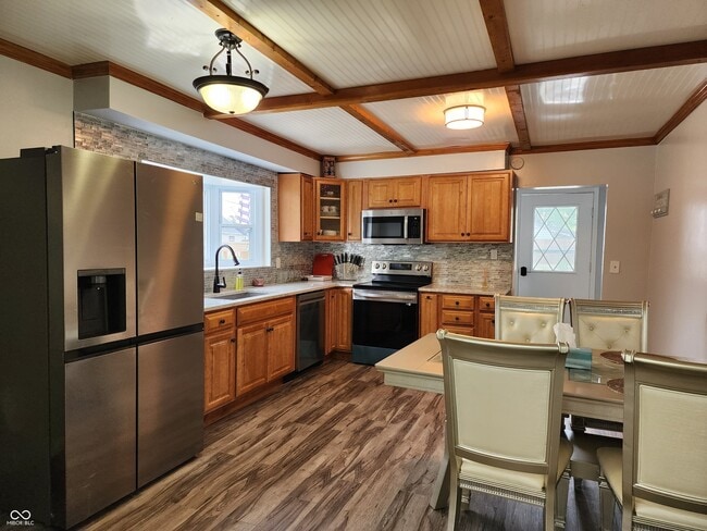 Foto del edificio - 106 S McCarty St