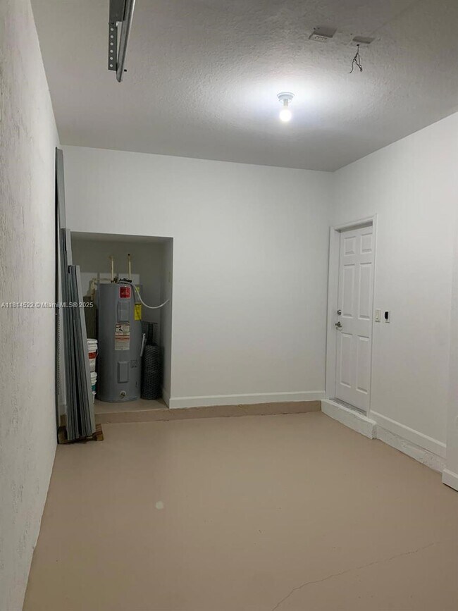 Building Photo - 14761 SW 25th St