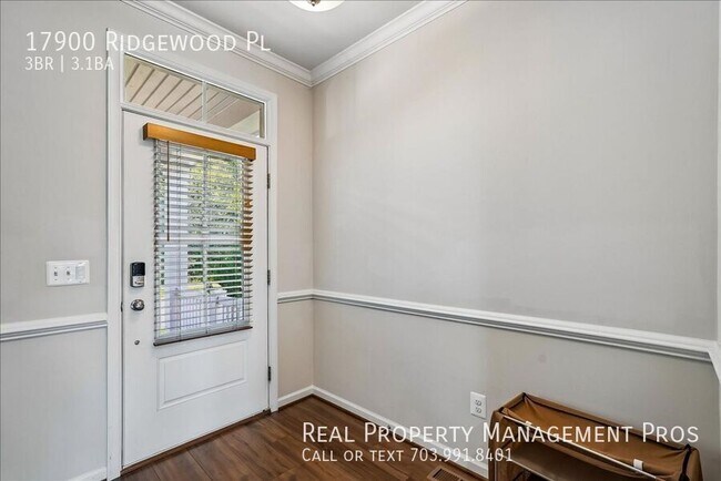 Foto del edificio - 17900 Ridgewood Pl