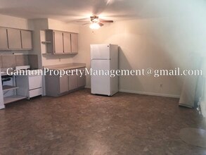 Building Photo - 4480 N Viewpoint Dr