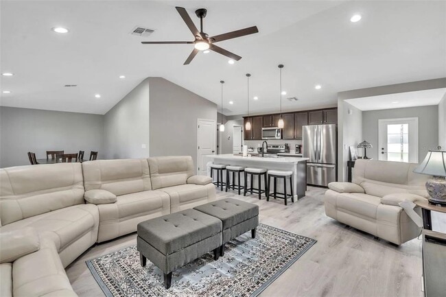 Building Photo - 6193 Cabal Ln