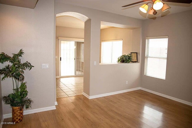 Building Photo - San Tan Ranch Beauty