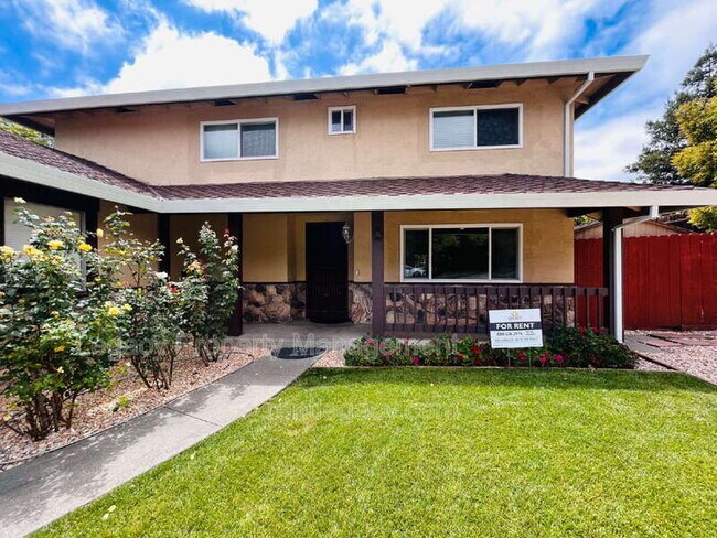 Foto del edificio - 493 Dahlia St