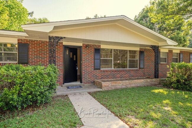 Building Photo - 3955 Tom Ln Dr