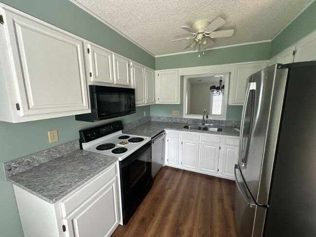 Foto del edificio - 6817 Fairpoint Ct