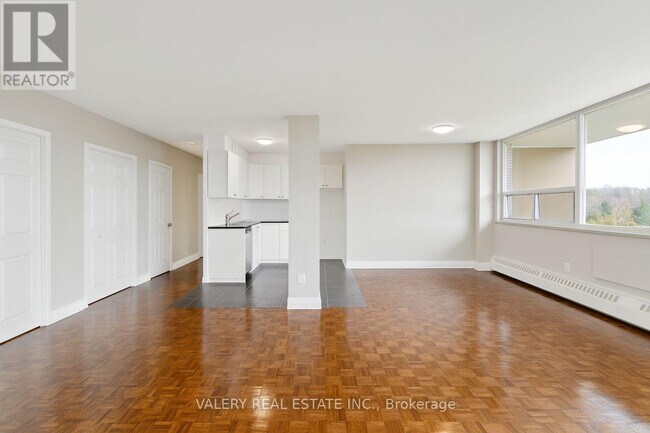 Building Photo - 890 Jane St