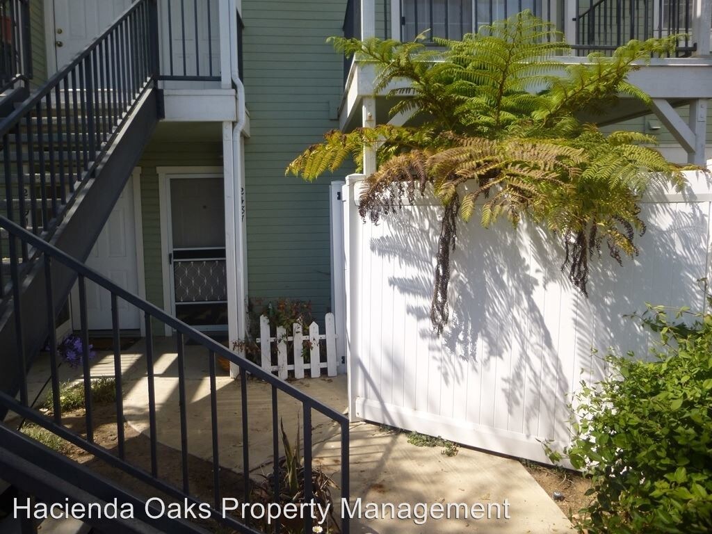 Primary Photo - 1 br, 1 bath House - 2487 Village Green