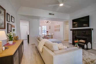 Building Photo - 3105 San Jacinto St